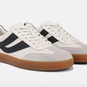 Vince Women's Cream and Black Sneakers